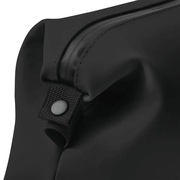 BG330 - Pochette à accessoire en polyuréthane mat BagBase®