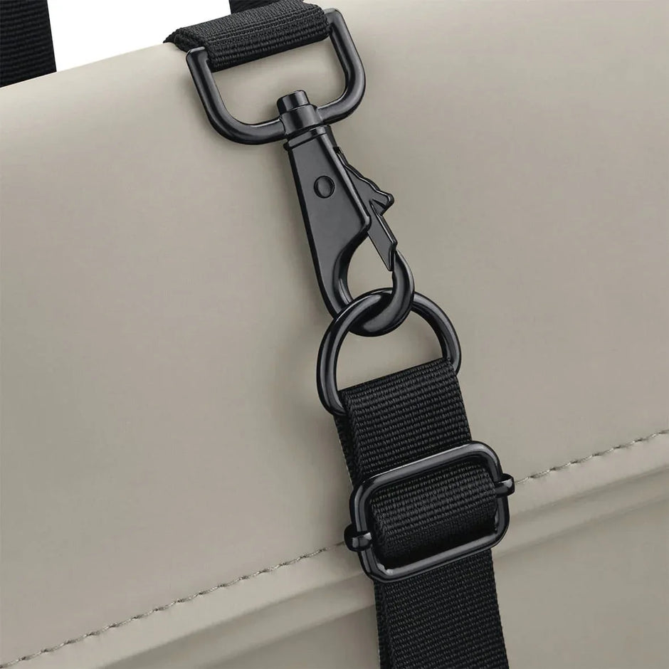 BG335 - Sac à dos avec rabat roll-top en polyuréthane mat - Occifloc