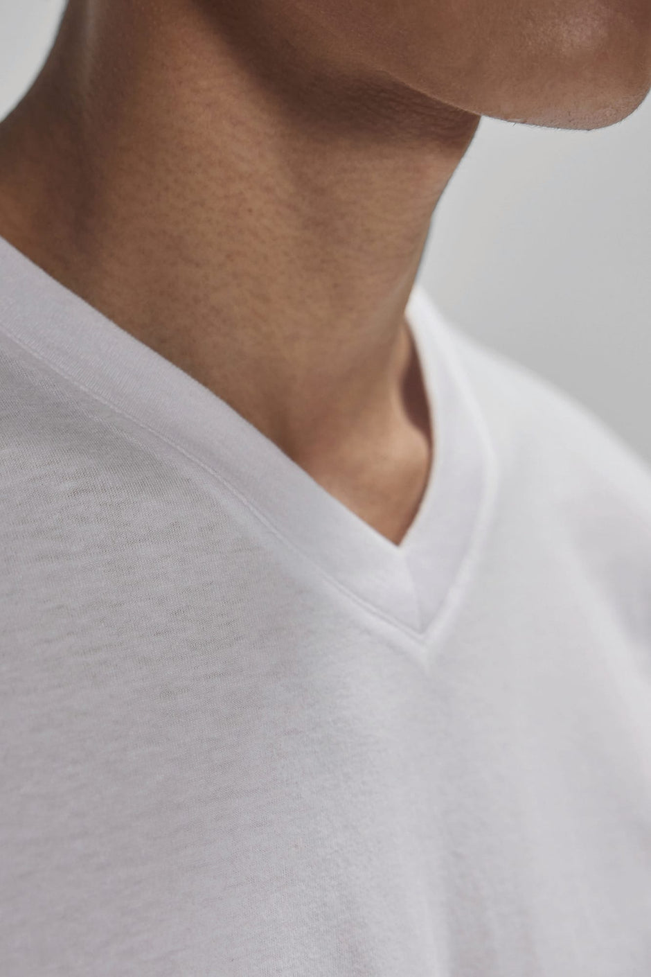 CGTU008 - T-shirt col V #150 B&C