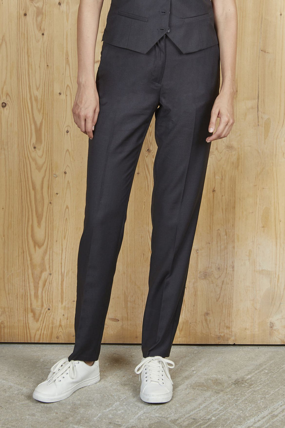 Pantalon NEOBLU GABIN FEMME, élégant et confortable.